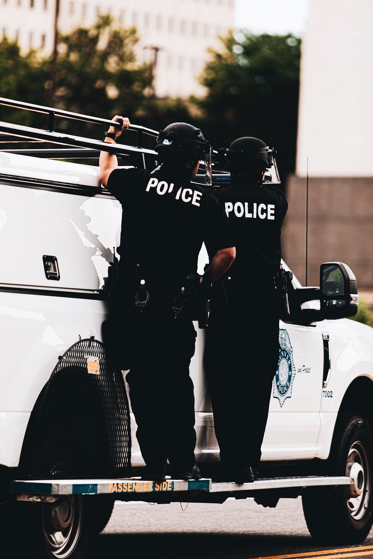 How Some Los Angeles Police Officers are Evading Mandated Vaccination