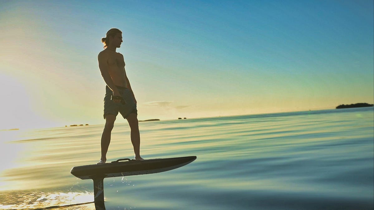 How eFoils Work — Electric Flying Surfboard Explained! by Tech We
