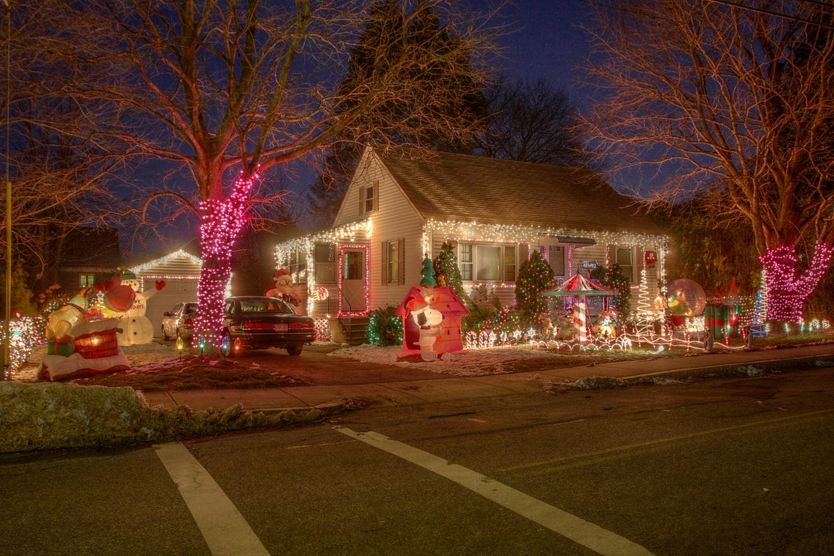 When should Christmas lights be taken down? by Adam Raczkowski Jan, 2022 Medium