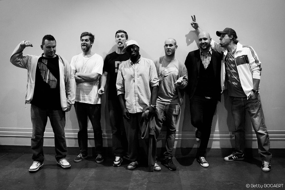 Dafuniks, turntables and the taste of full live band’s music by Luca Laudadio Songful Medium