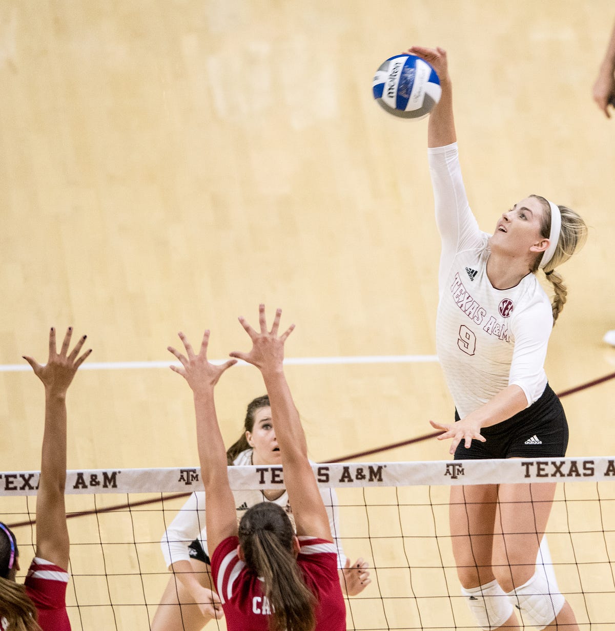 Best Lens To Shoot Indoor Volleyball fred photography