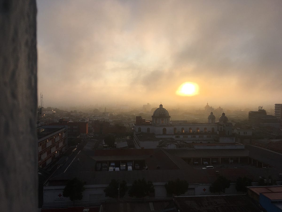 Amanecer. v. intr. impers. Empezar a aparecer la… by La luz bonita