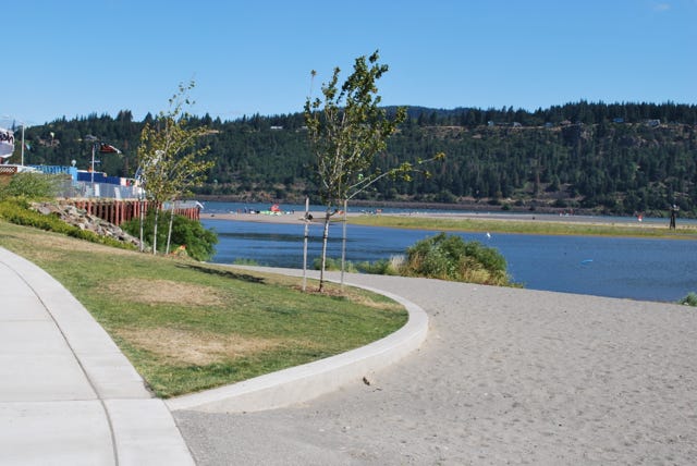Hood River’s waterfront trails & beaches Laura O. Foster Medium
