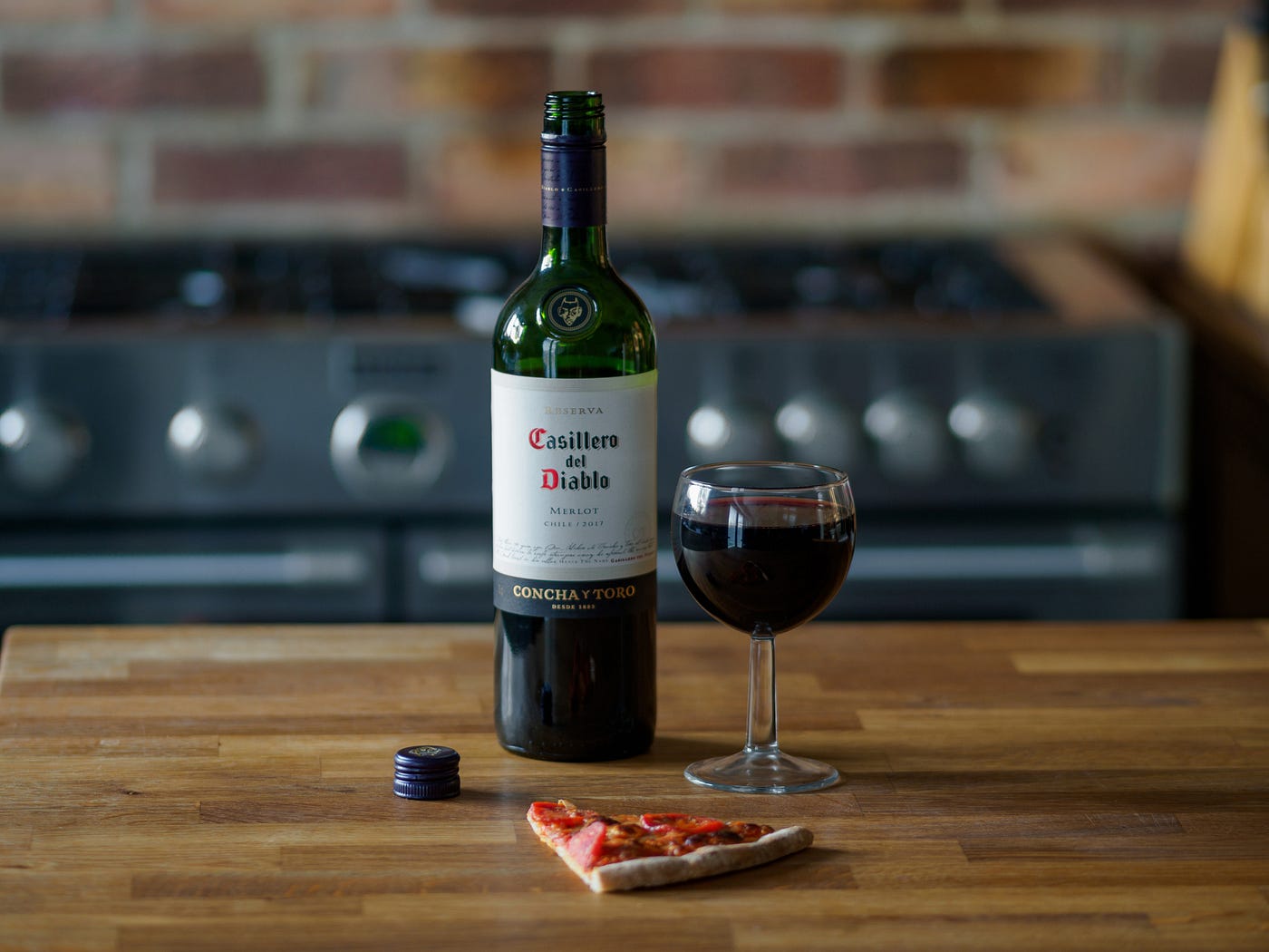 12 Impressive Health Benefits of Drinking Red Wine by Crystal Mathews