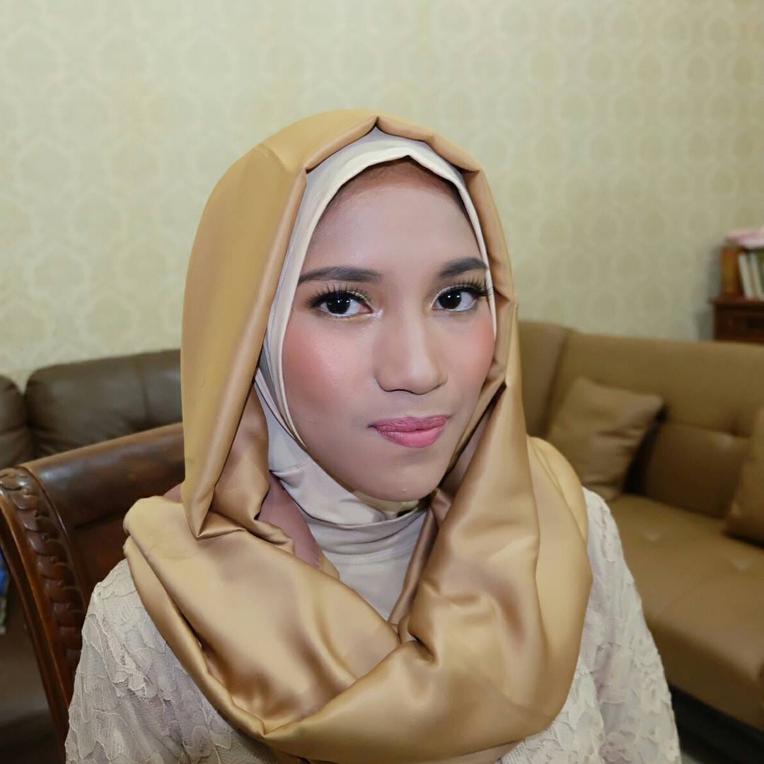 Make Up Wisuda Yang Bagus Di Depok O858.8493.3463 Tempat Salon Make up