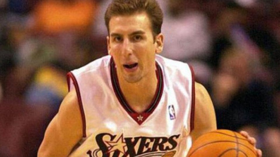 Fiebre de (NBA) sábado por la noche by Sol D'Amato Medium