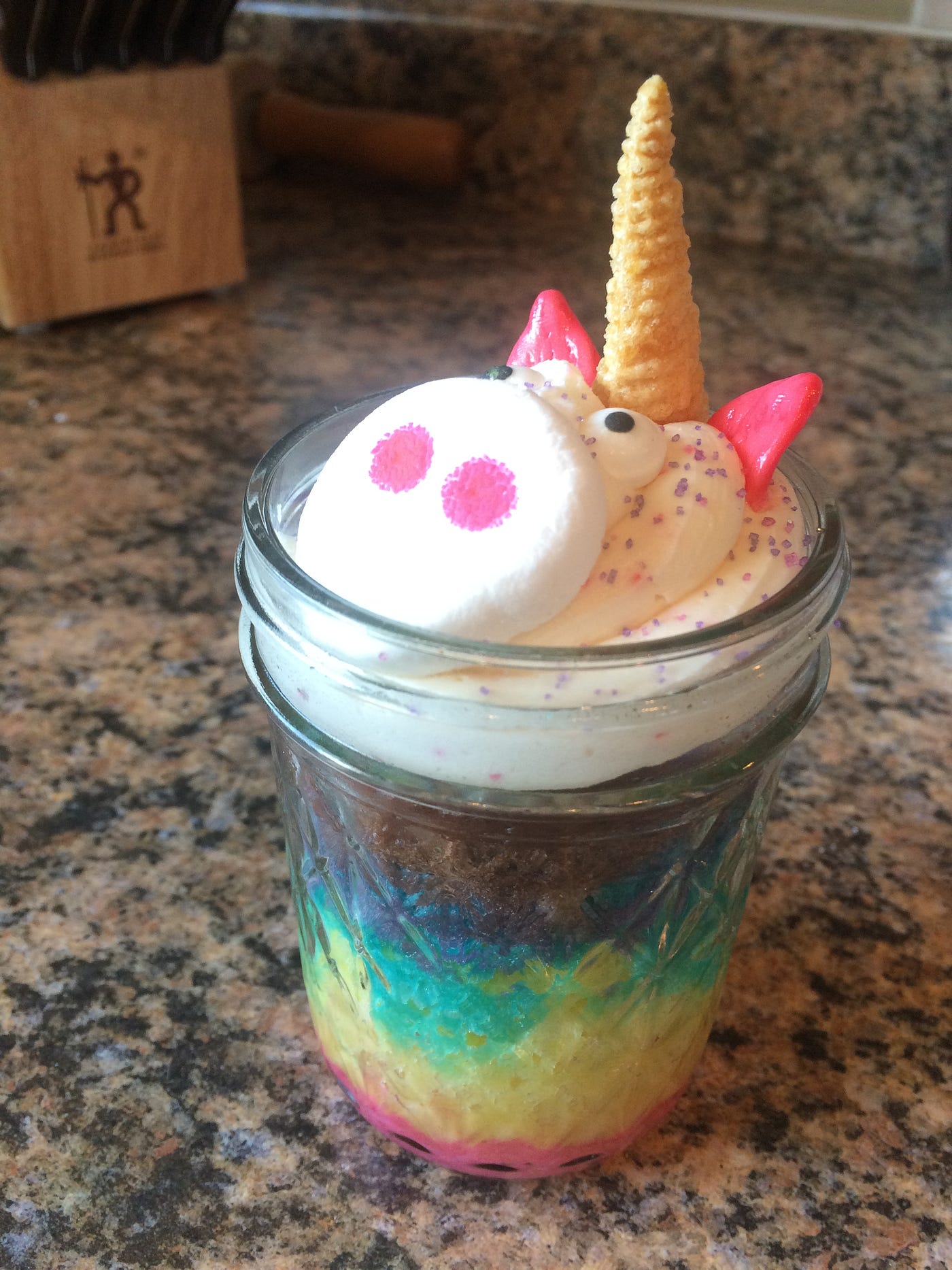 Unicorn Mason Jar Cakes. So when my four year old wanted an… by It’s
