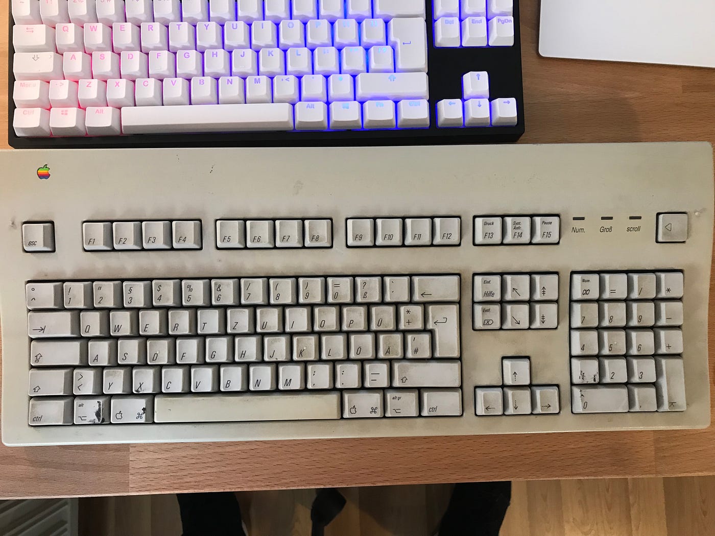 Bringing an Apple Extended Keyboard II back to life by Hannes Egler