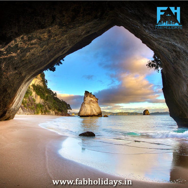 Na Pali Coast Cave in Kauai, Hawaii — Breathtaking Caves of Hawaii by