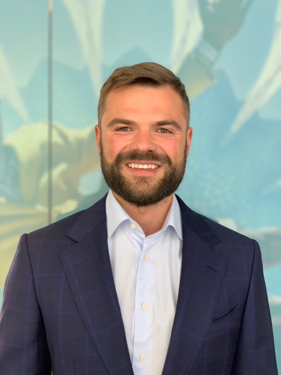 Nicolas Schneider Medium