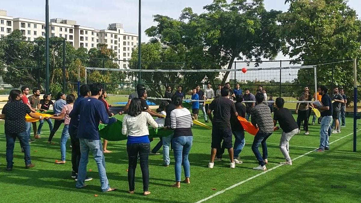 What are some good outdoor team building games for big groups? by What are some good outdoor team building games for big groups? by