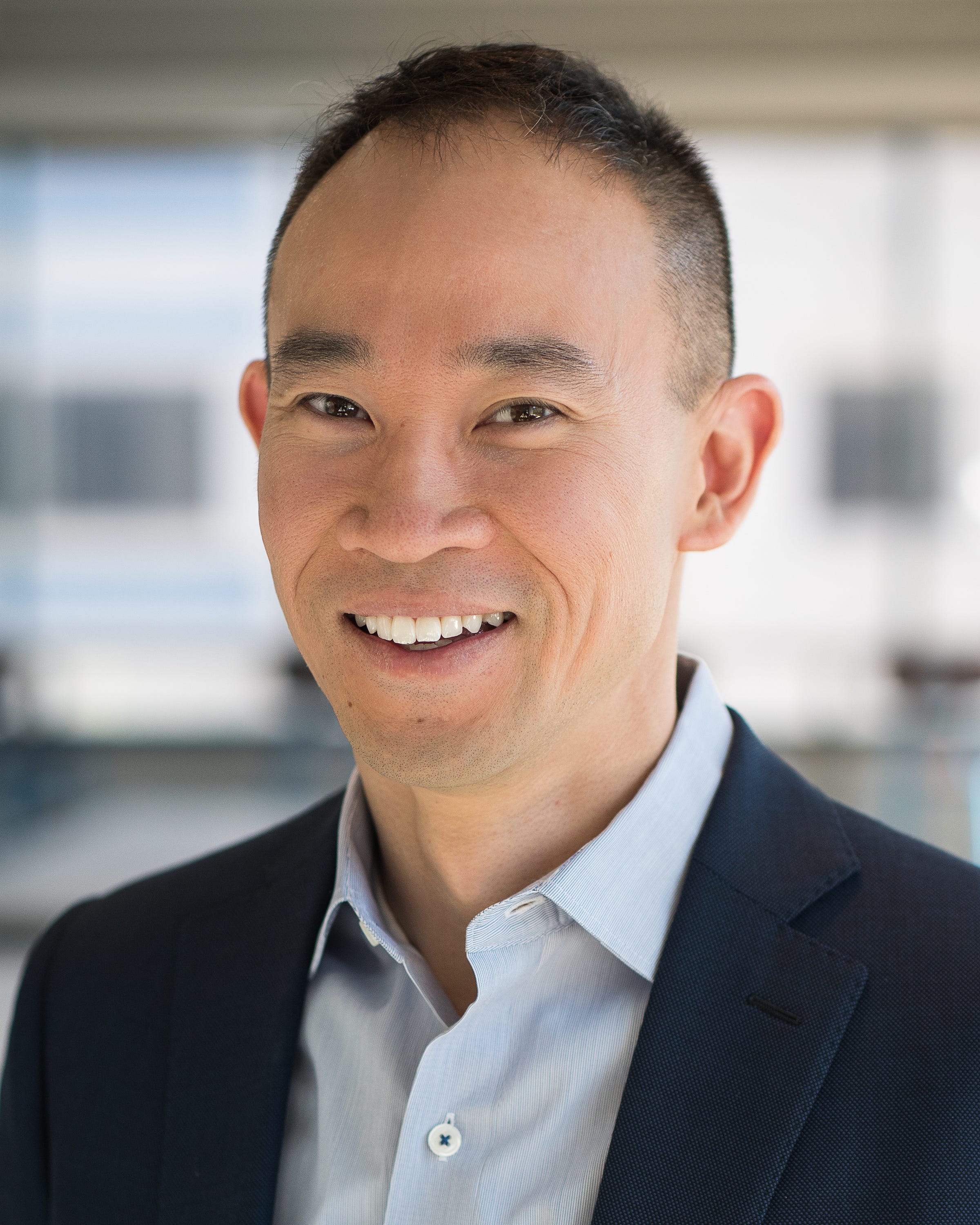About Dennis Yang Medium(016)
