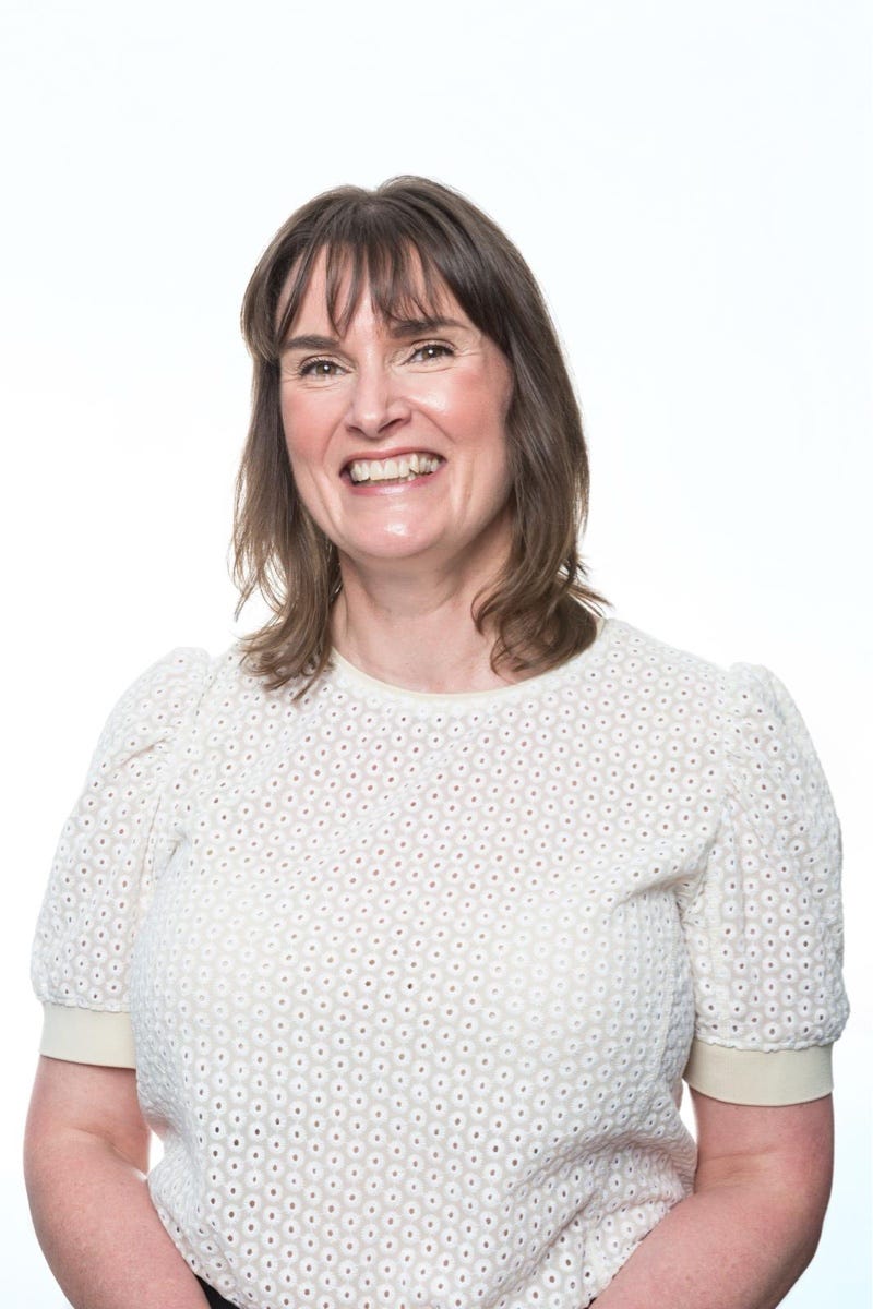 Dr Lucinda Homer Medium