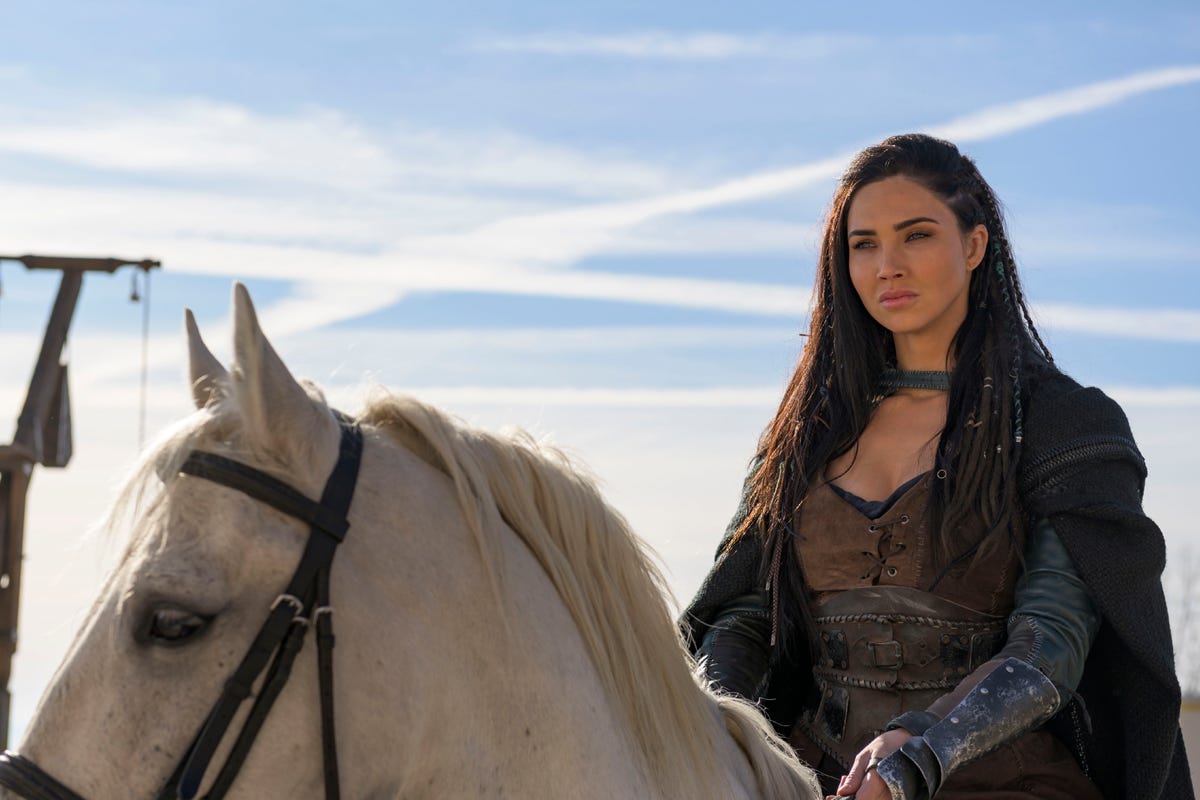 ‘The Outpost’, temporada 3 Jessica Green vuelve más guerrera que nunca Fuera de Series