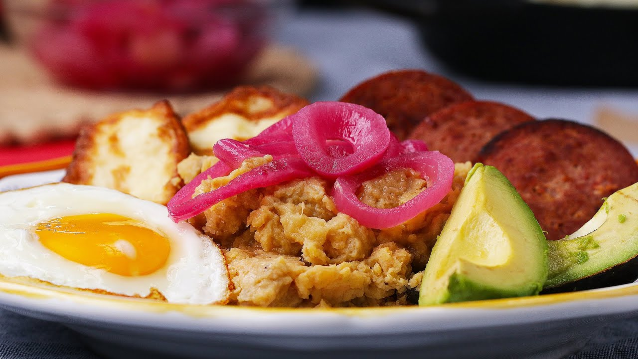 How to Make a Proper Dominican Breakfast (Mangú Con Los Tres Golpes