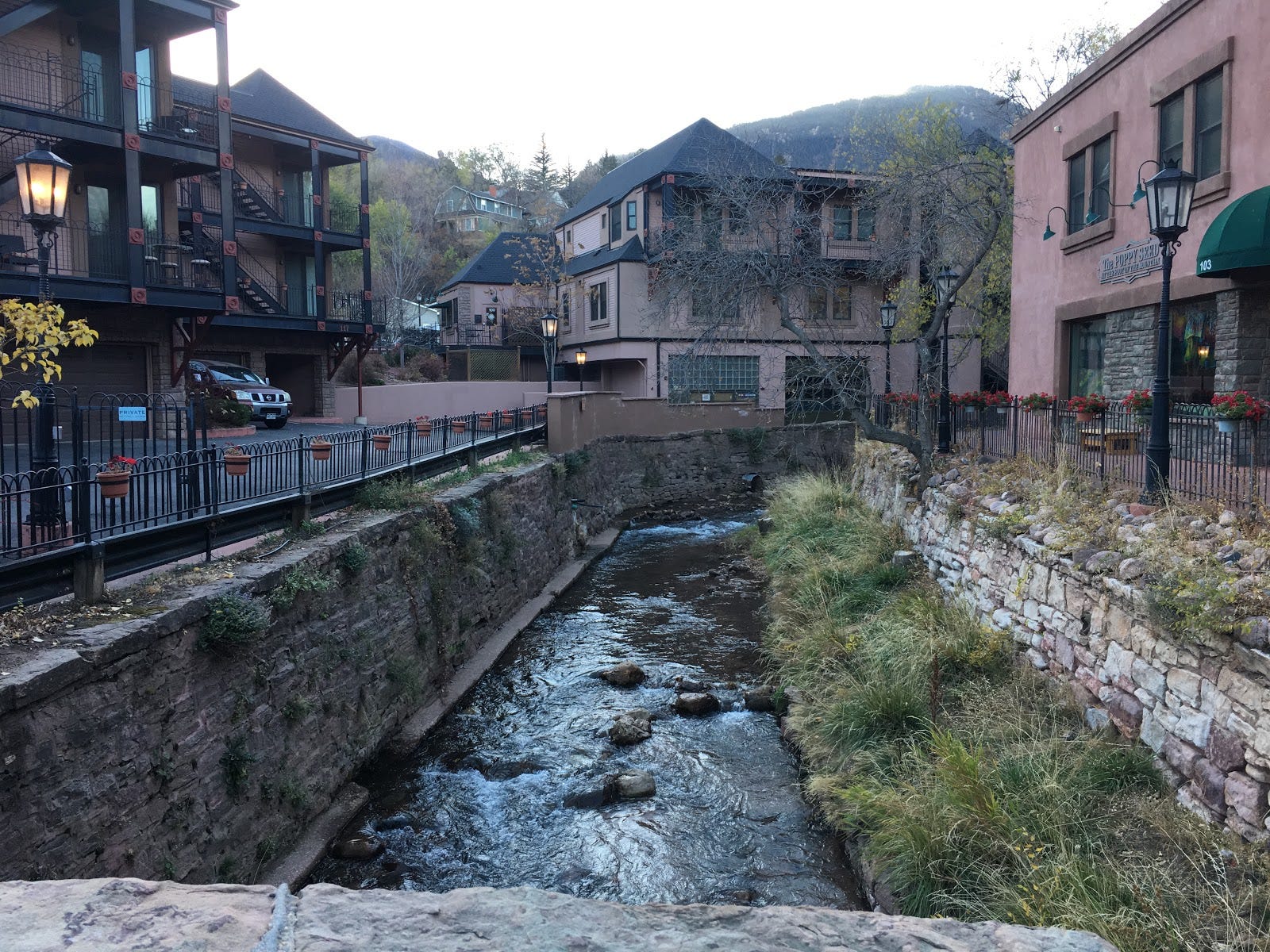 Manitou Springs — Carbonated water, rubber ducks, & beer