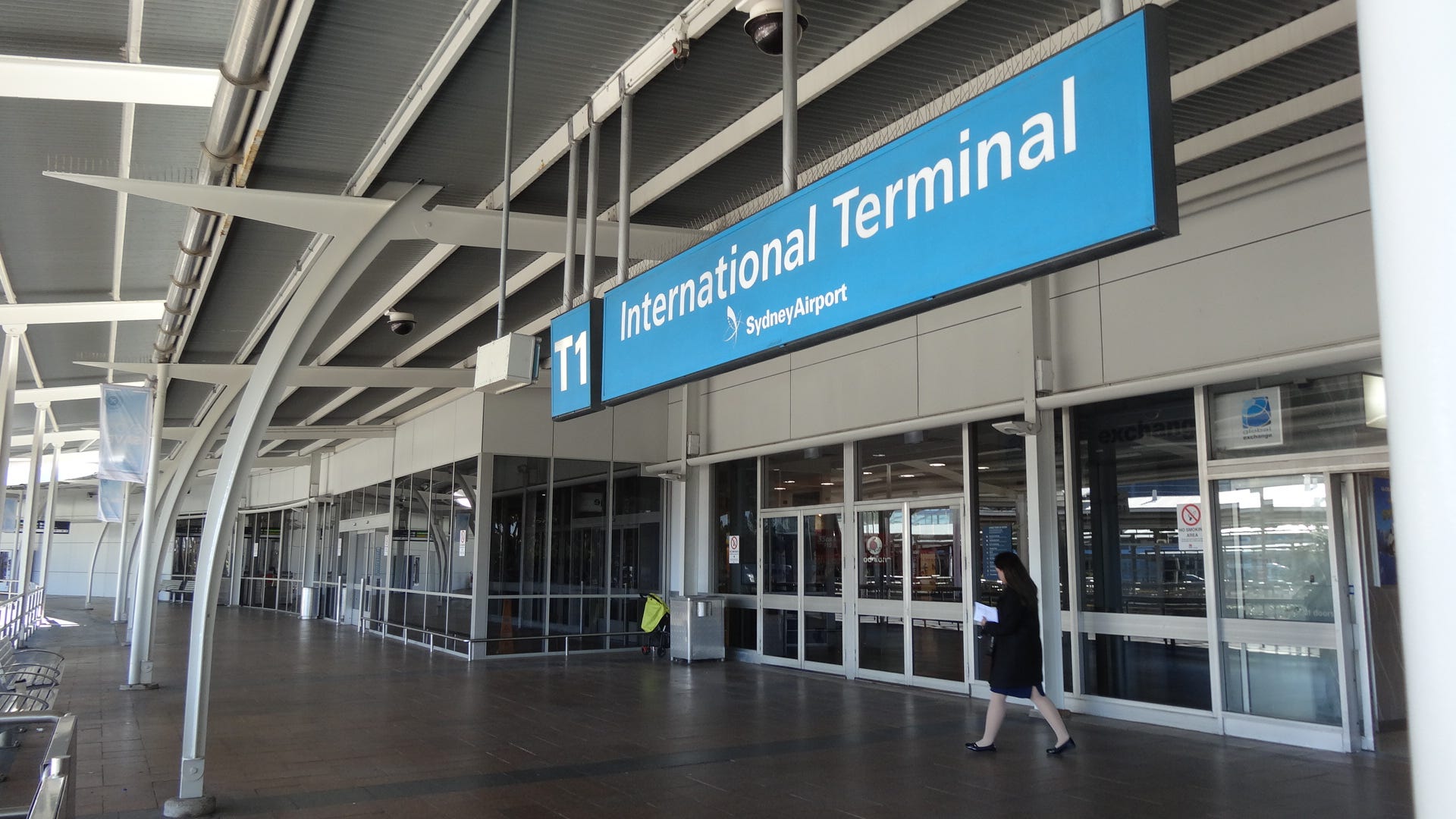 How to travel from Sydney International Airport the cheap