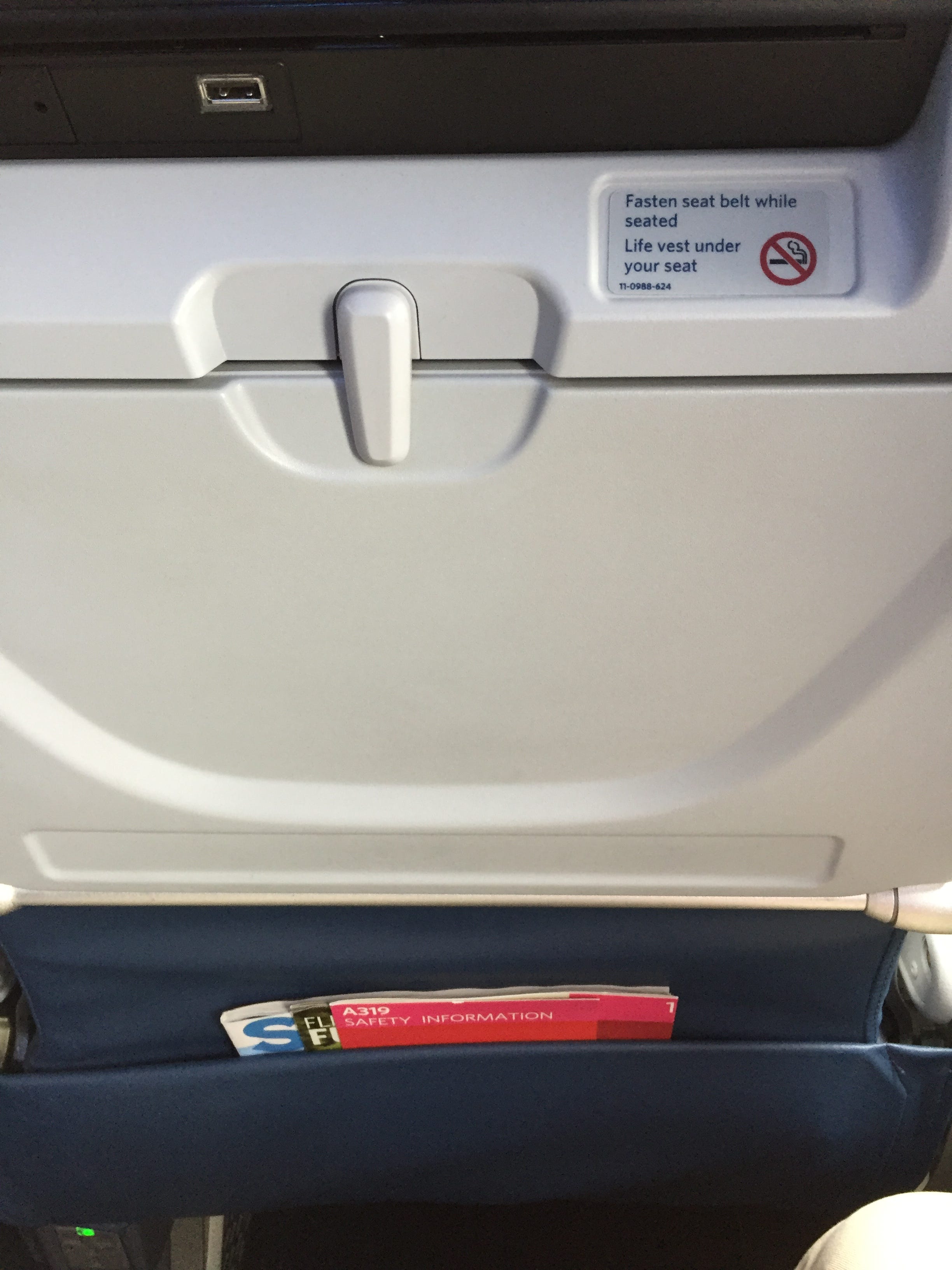 Observations on the design of airplane tray tables by Jeff Gibson