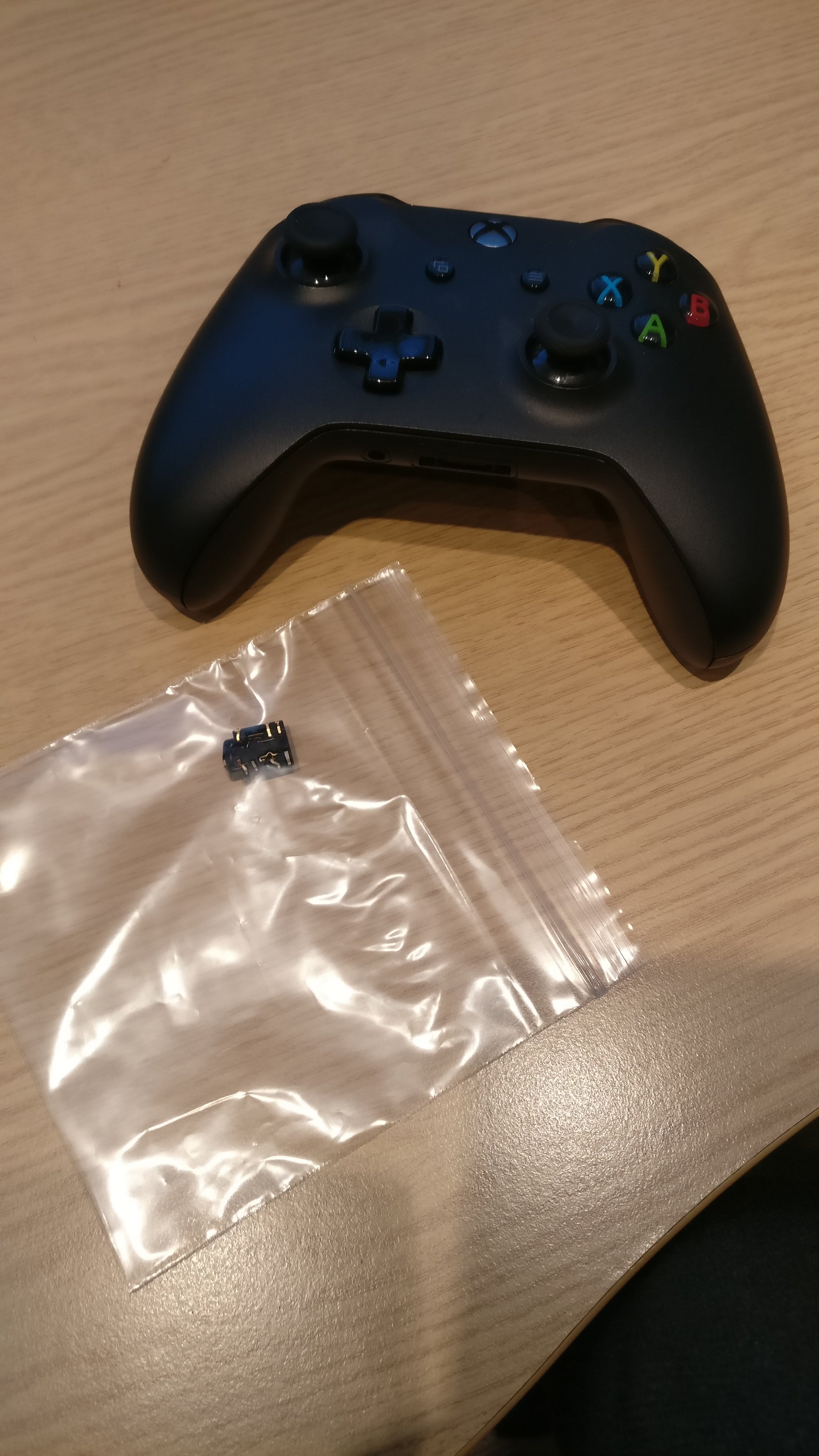How To Take Apart Xbox One S Controller