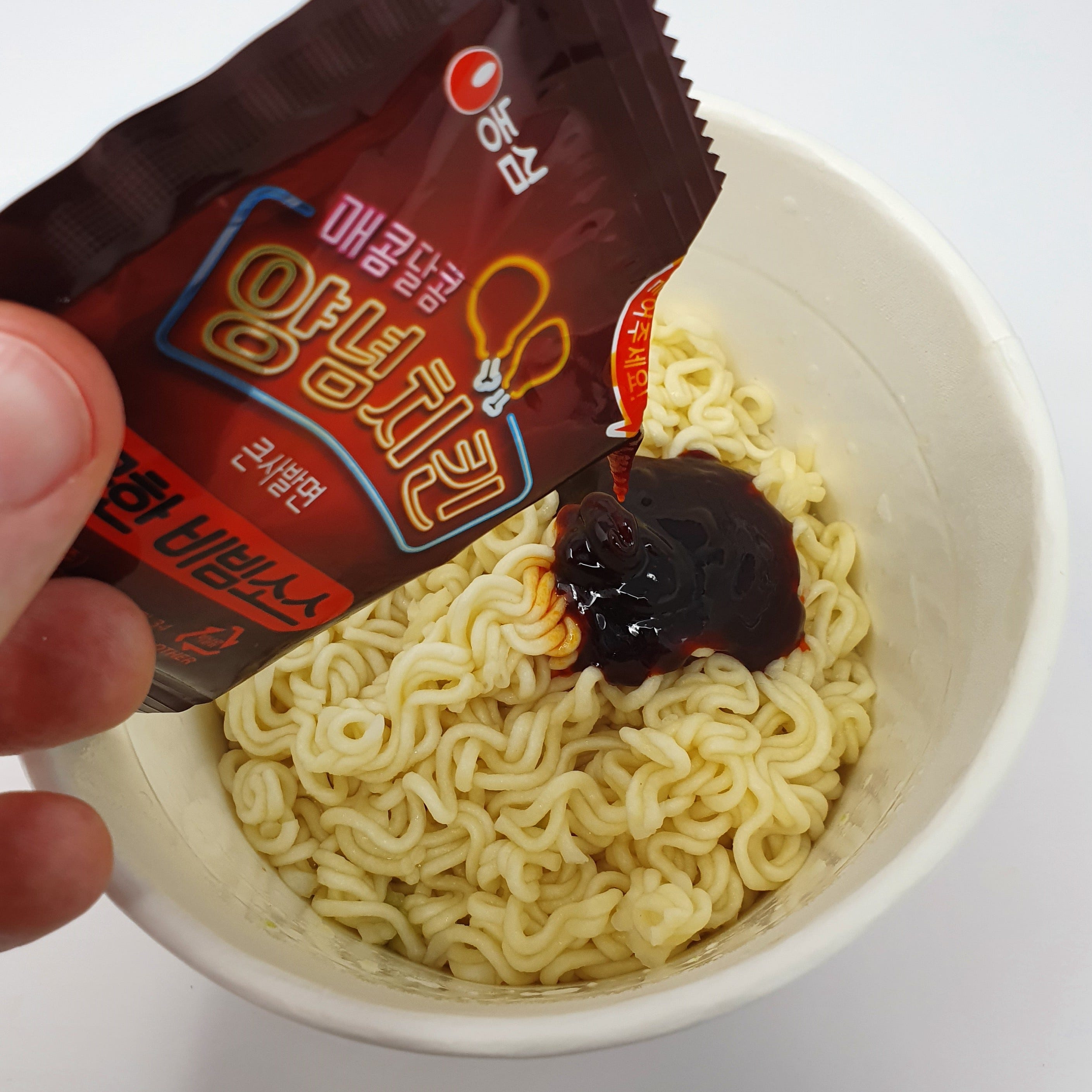 How to Prepare Nongshim Yangnyeom Chicken Instant Noodles by Garret L