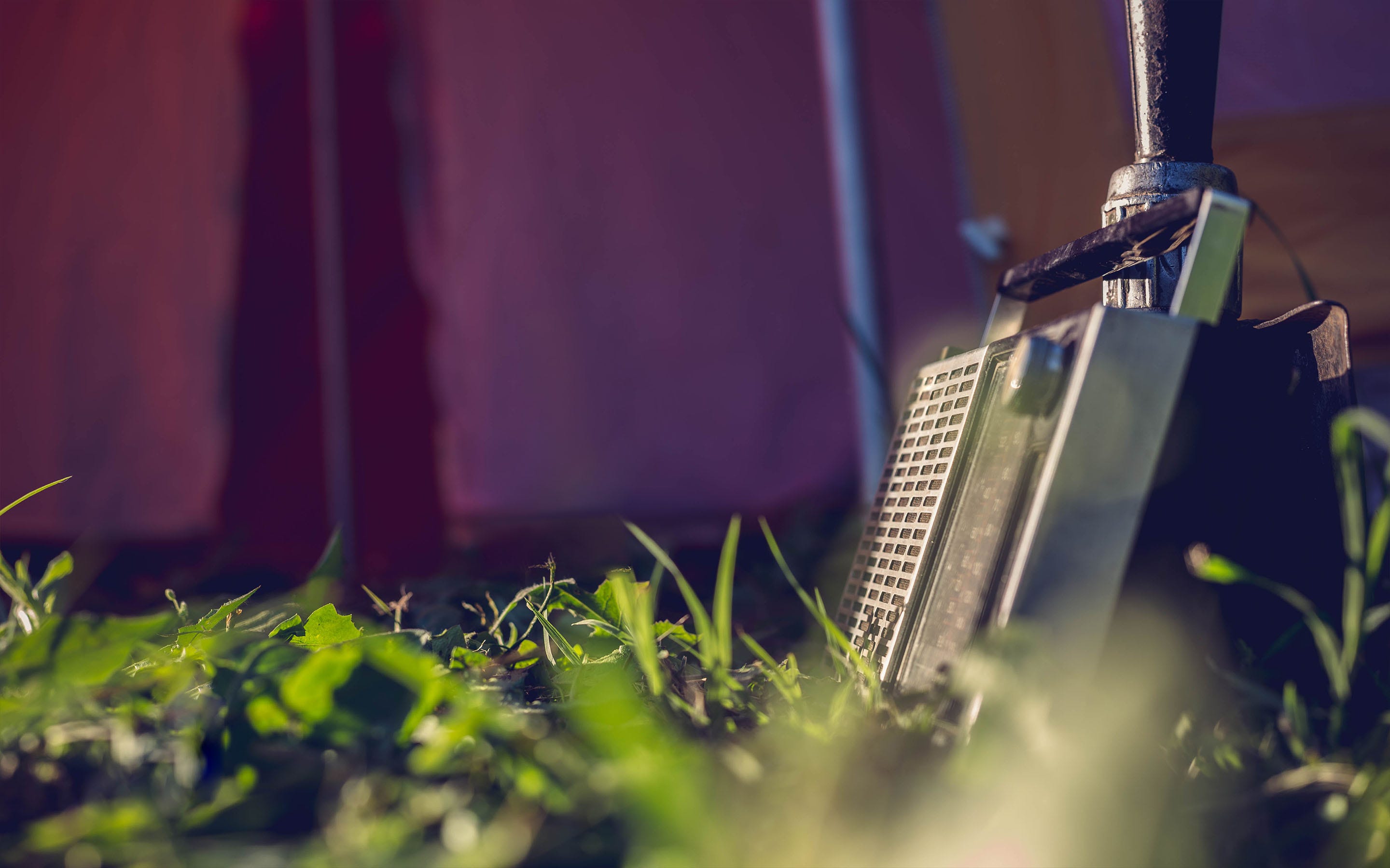 The wind up radio A wonderful British invention by Radio Fidelity Medium