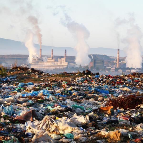 La contaminación ataca el tierra by Leandro Vergara Bonilla
