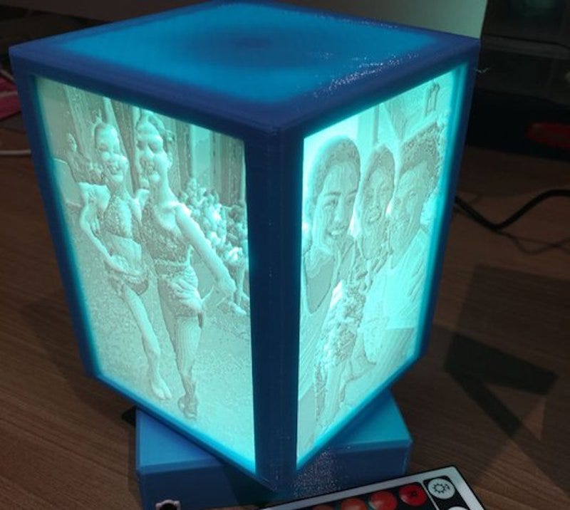 Rotating 3DPrinted Lithophane Display Mechanism Is Ingeniously Simple