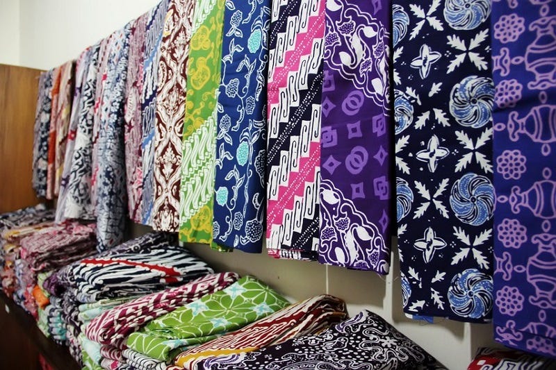 Lukisan Kain Batik Bakaran Pati Dengan Motif Burung Kasmaran Fashion