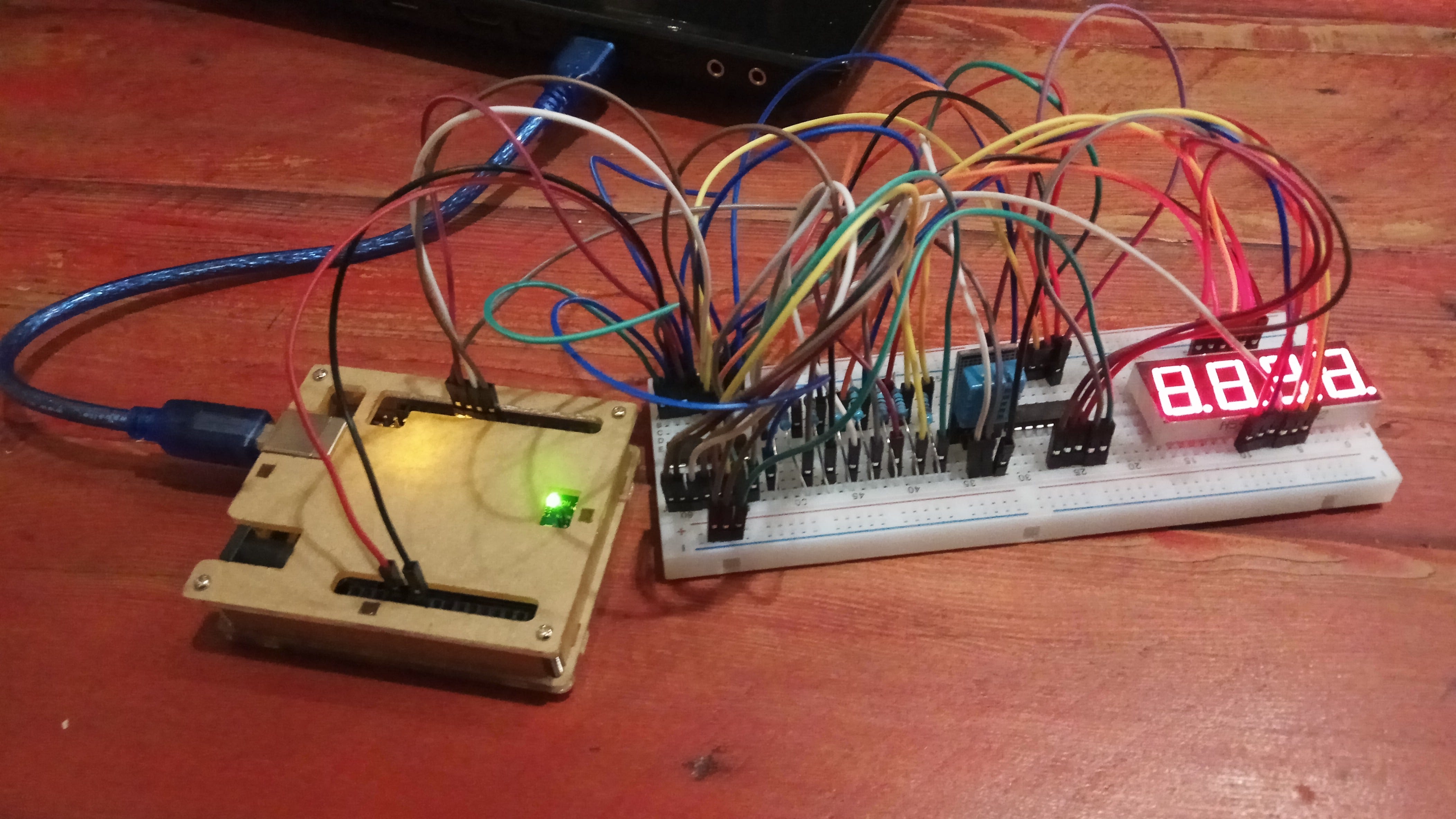 Arduino, DHT11, 7Segment, (74HC595) by Ahmad Fawwaz Zuhdi Medium