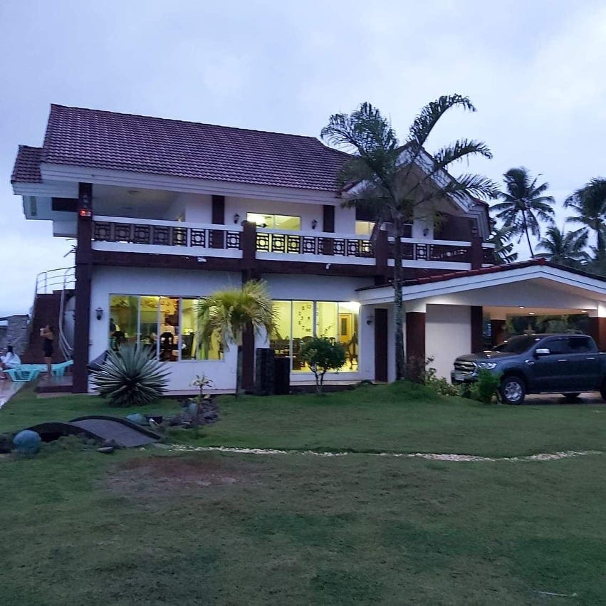 LOLO KIKO’S BEACH HOUSE. Me and my whole family went to Lolo… by Zach