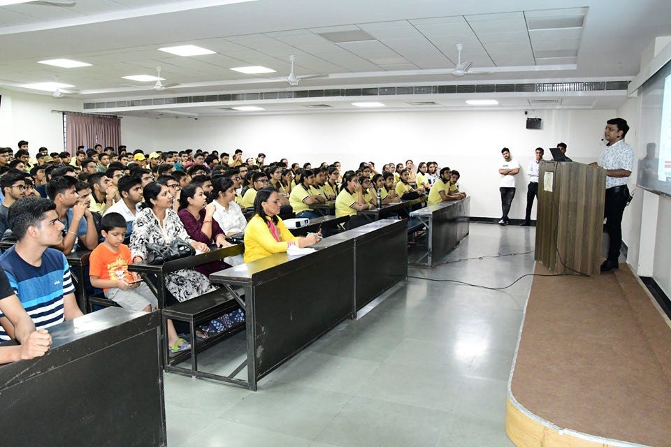 Choose Best Kota Coaching Classes For IIT JEE Preparation by Vibrant