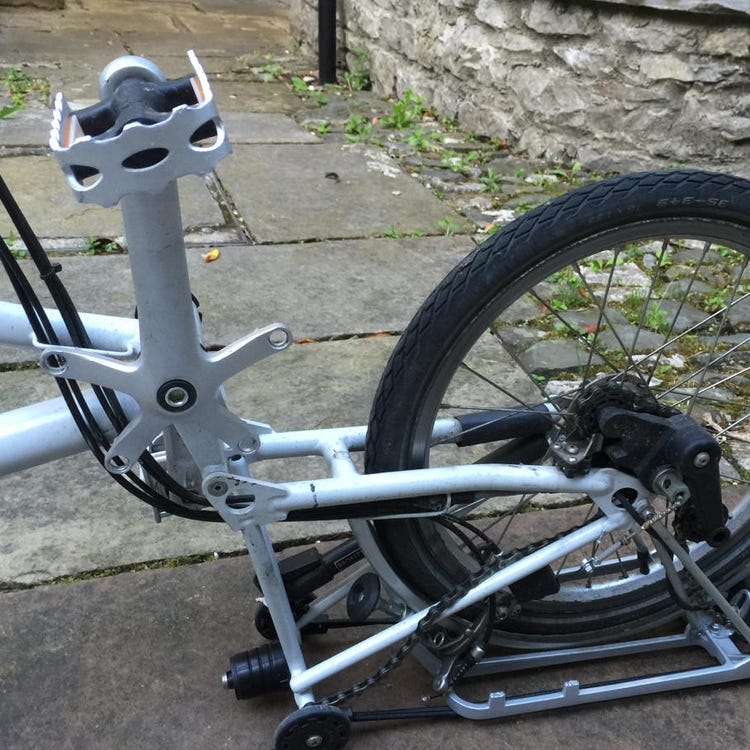 Fitting a new Brompton chainring. Although the 6 speed Brompton has
