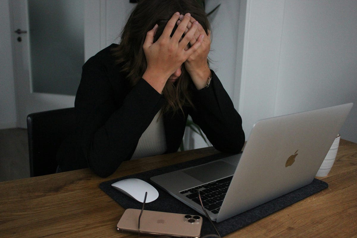 The Biggest Mistake Beginners Make When Starting a Side Hustle (And How