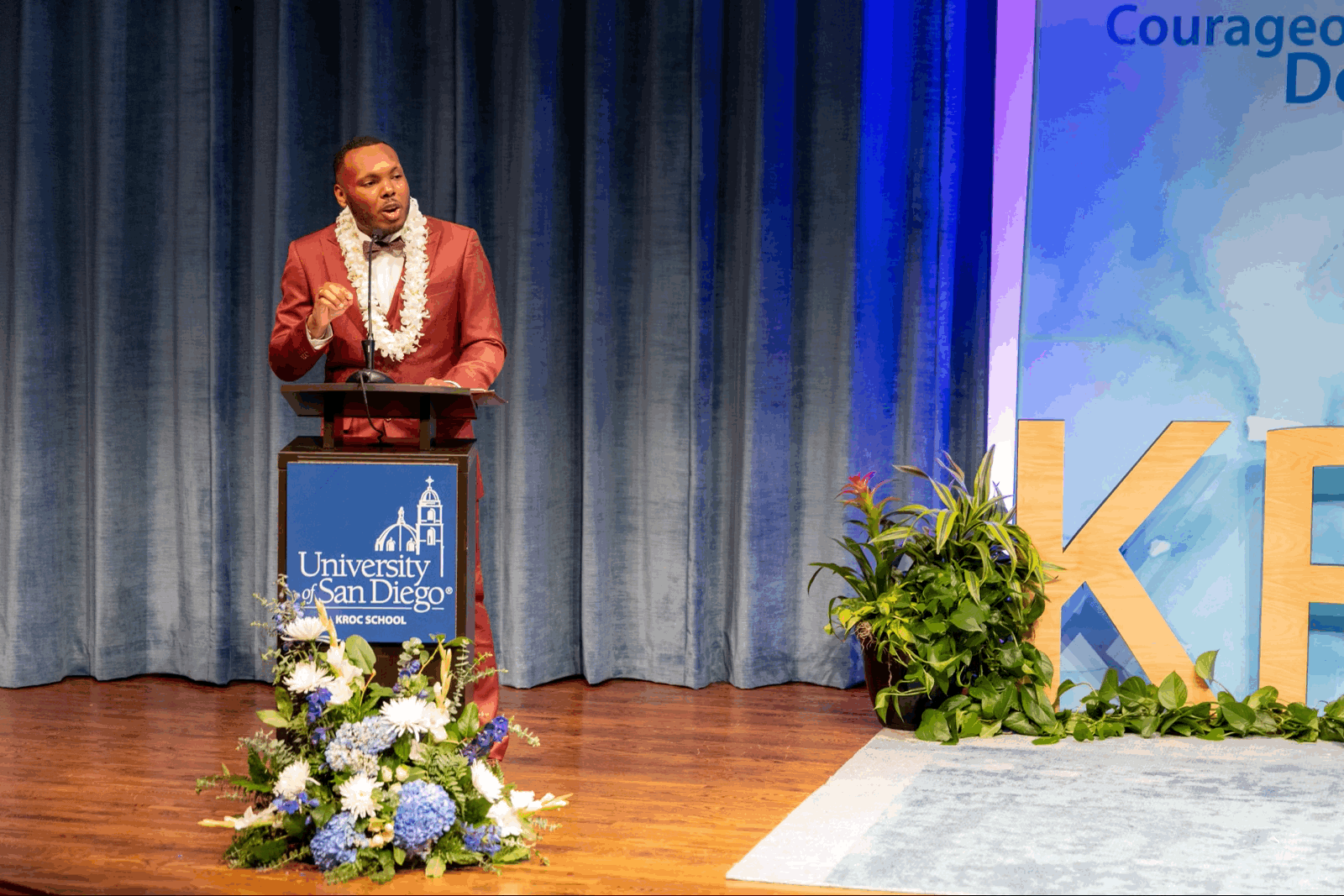 Mathew Holloway Medium