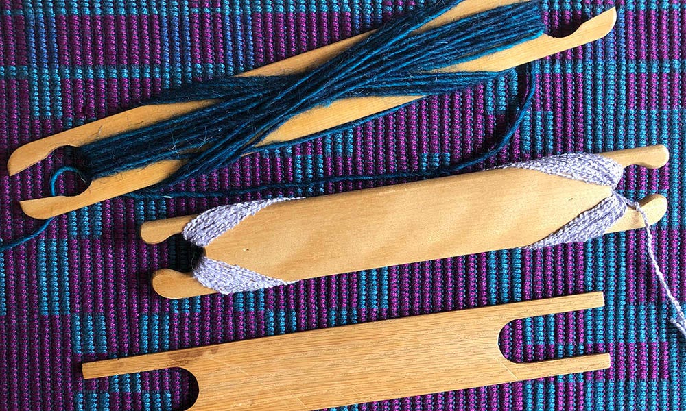 Defination and types of shuttle used in textile weaving by Imteyaz