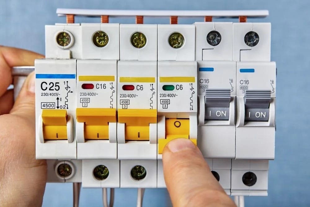 Powering Your Software Architecture with Circuit Breakers Protecting