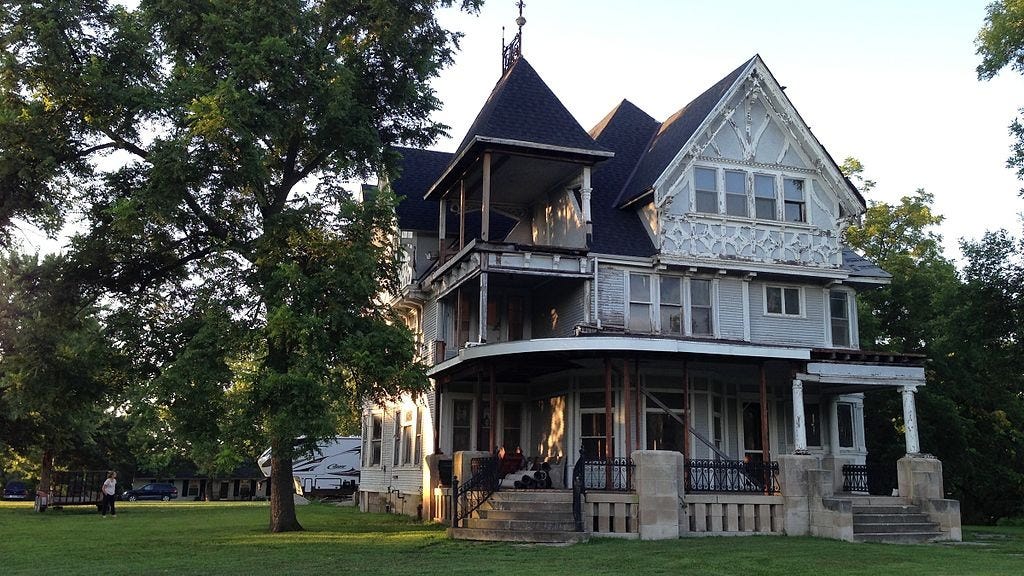 Historic Wardell Home in Macon, Missouri Medium