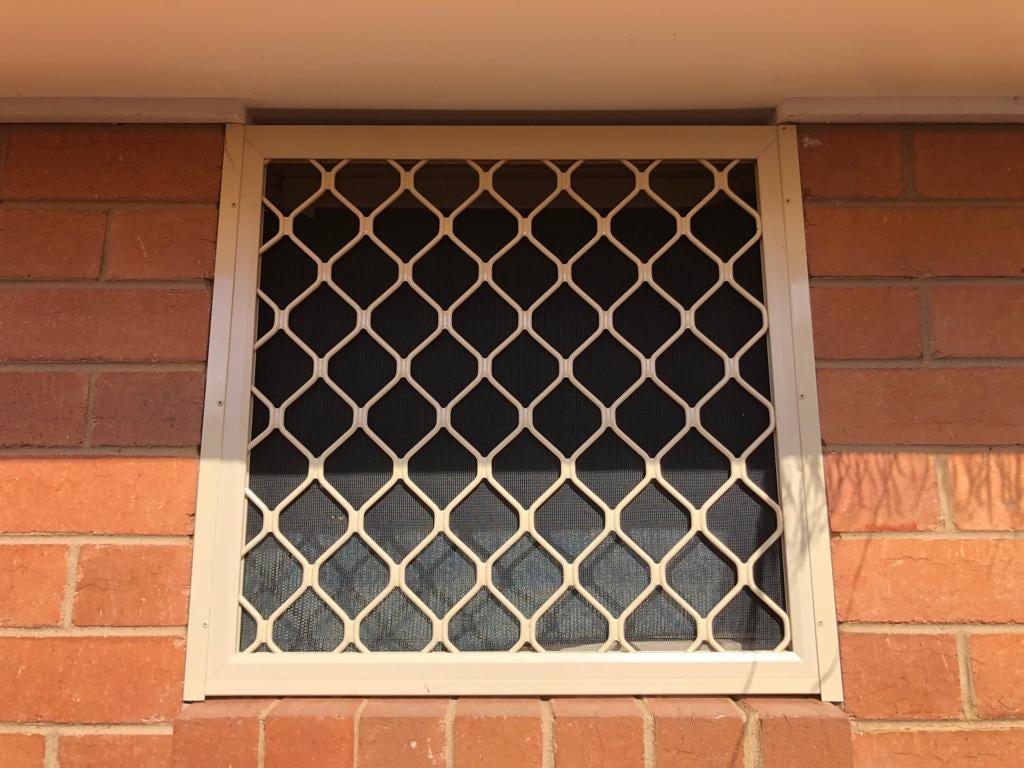 6 COMMON PROBLEMS WITH RESIDENTIAL ROLLER SHUTTERS AND HOW TO DEAL WITH