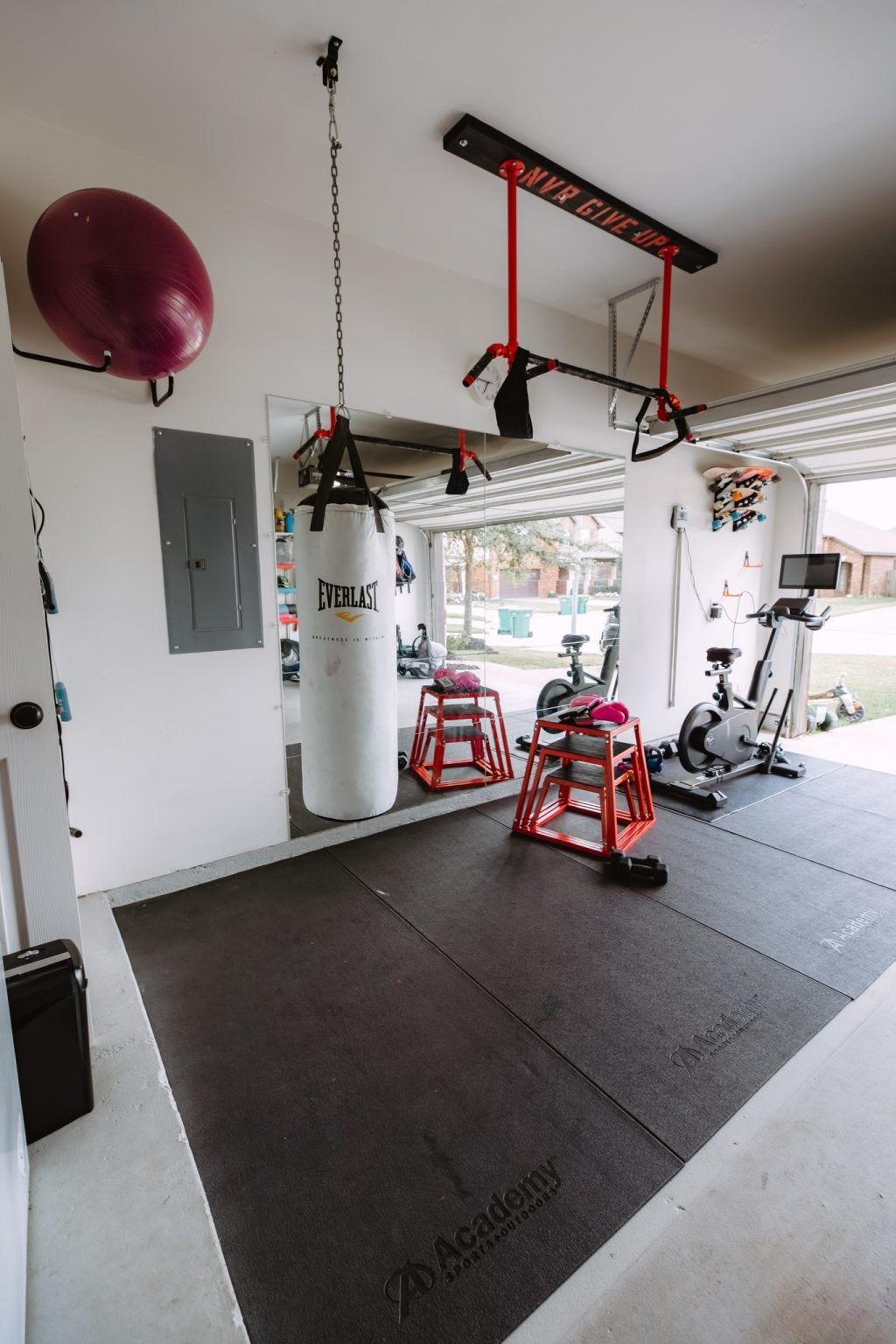 Half Garage Gym Ideas (How to Build Your Own Home Gym) by azhar Medium