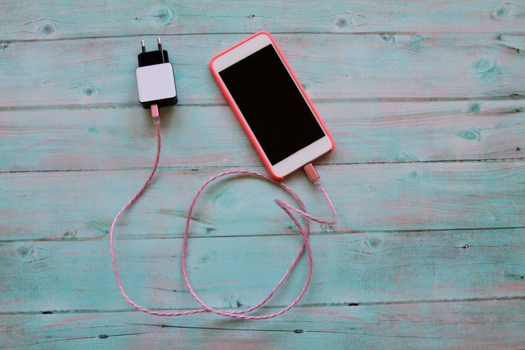 10 Tips to make your Mobile Phone battery last longer by Lyca Mobile