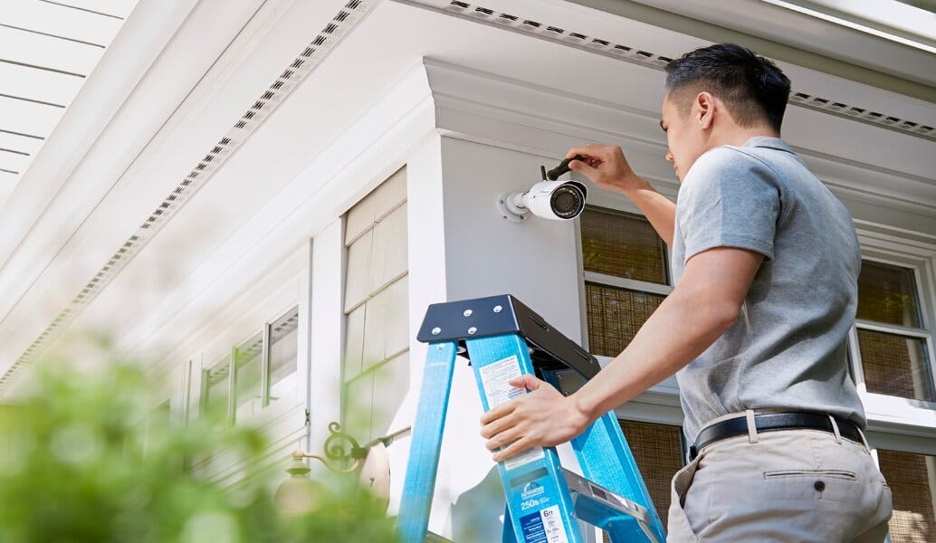 What are the core responsibilities of a Concierge security guard