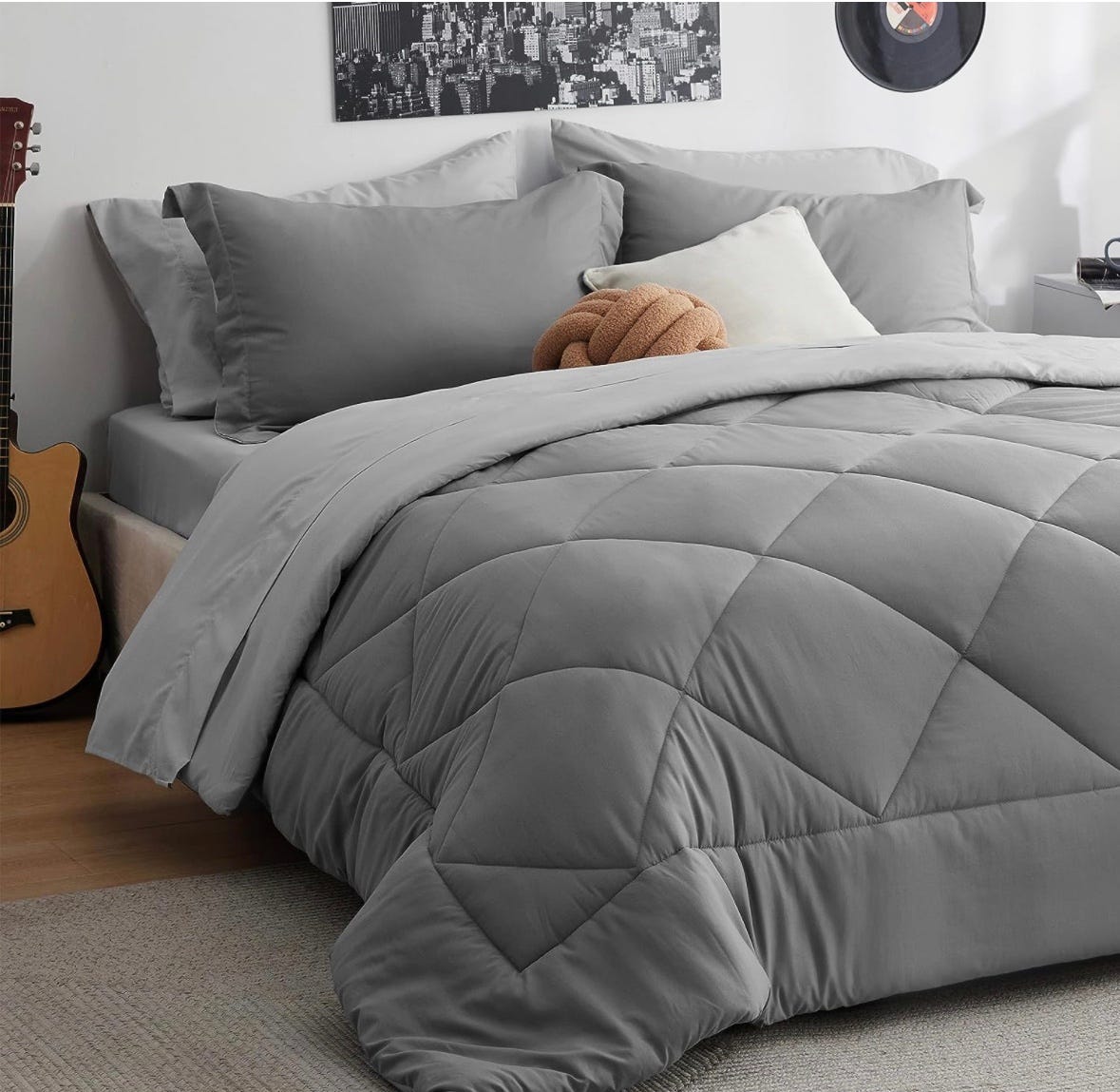 “Experience the Ultimate Comfort Bedsure Queen Comforter Set — A