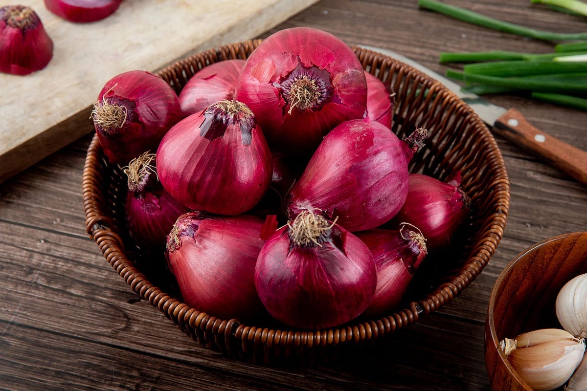 Why is eating onion good for you? what is the right way to eat onion