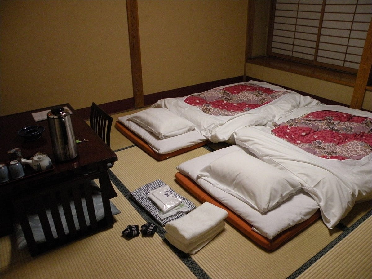 Why do Japanese people sleep on futons? by Rincon de Japon / RoYuMi Medium