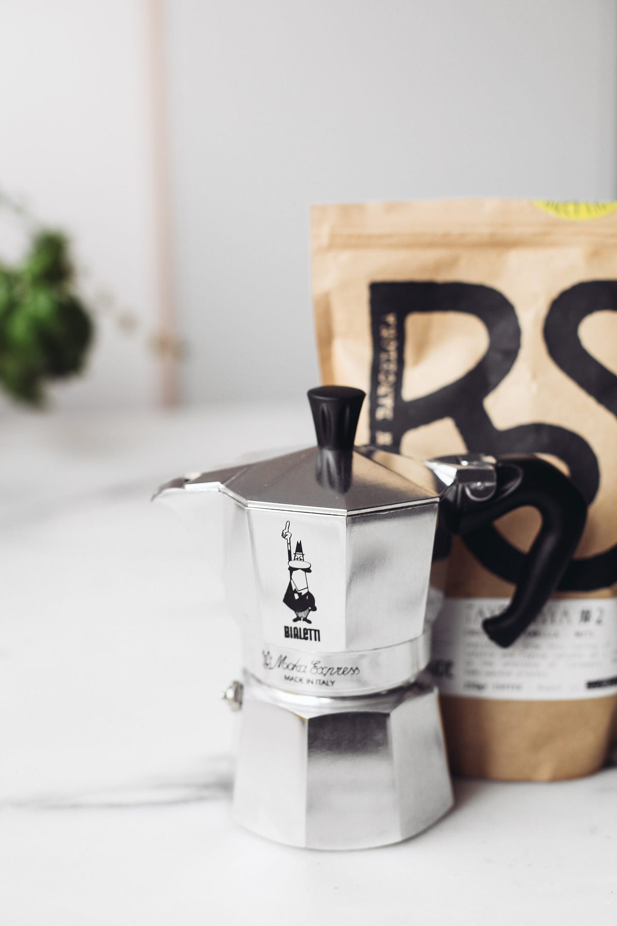 How to Use Moka Pot on an Induction Hob Tips and Tricks by Tarek Apr, 2023 Medium