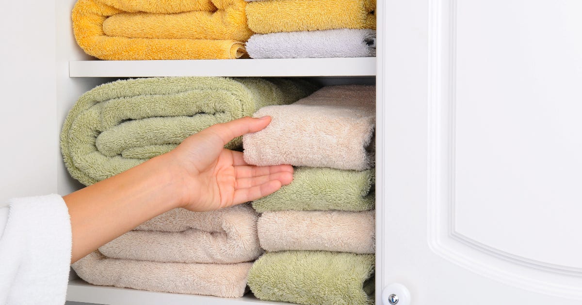How To Fold Bath Towels To Save Space Towels Edition Medium