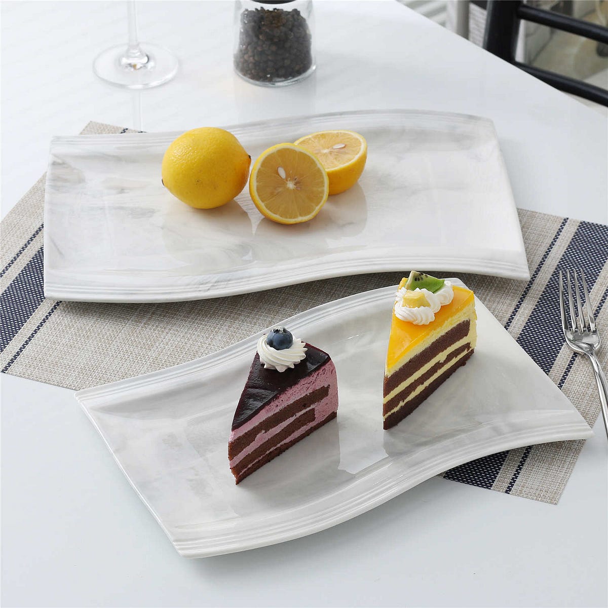 The Differences Between Bone China And Porcelain Dinnerware by