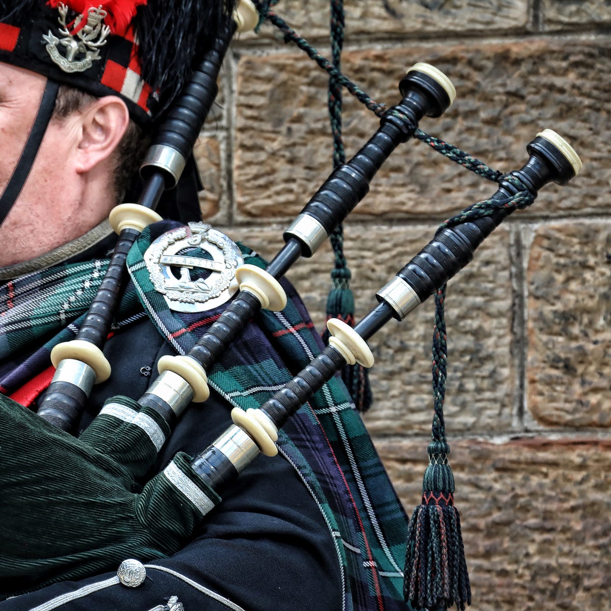 7 Reasons Playing the Bagpipes is Good for Your Mental Health by robert porter ILLUMINATION