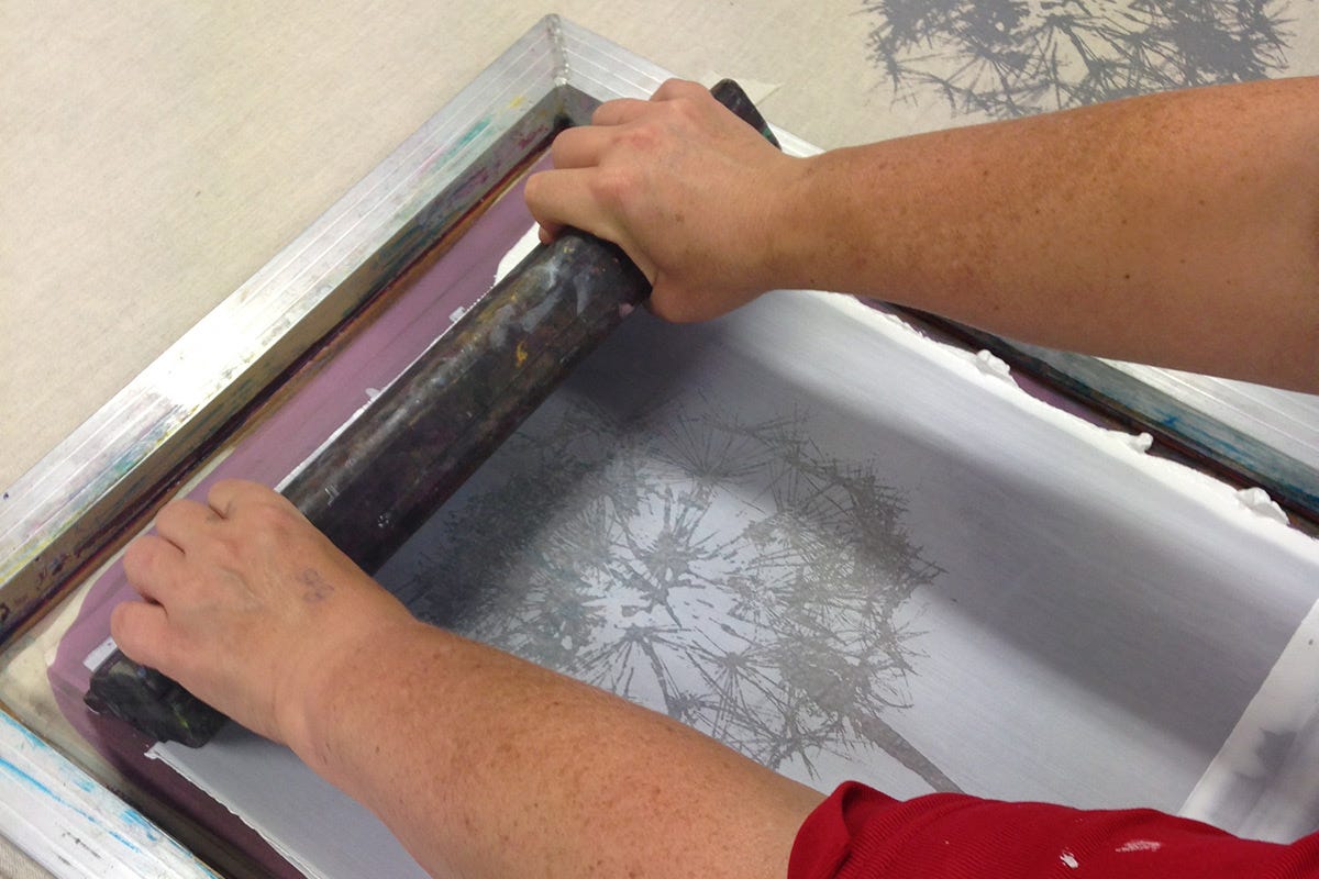 How to Select the Best ScreenPrinting Emulsion for Tshirts in 2022
