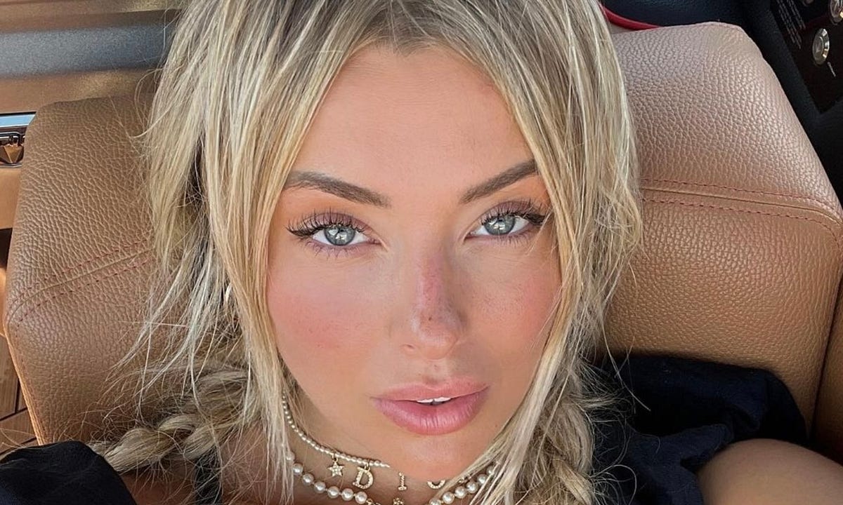 The Lessons I Learned From Managing My OnlyFans Agency for 30 Days by
